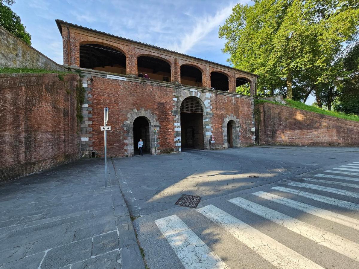 Lucca Walls Dream - Air Cond - Wi-Fi - Panoramic In Front Of The Historical Walls - Екстериор снимка